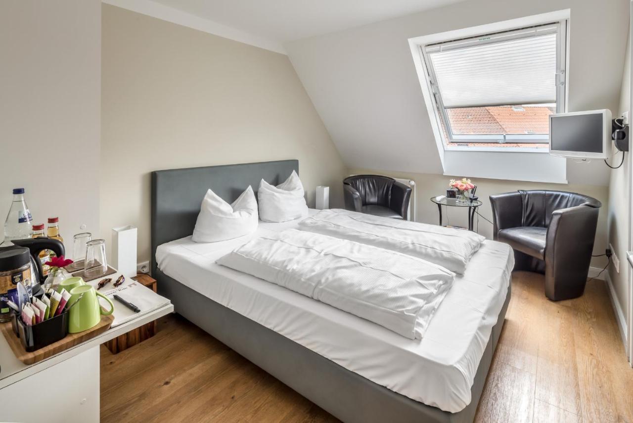Hotel Zum Roten Tore 3*